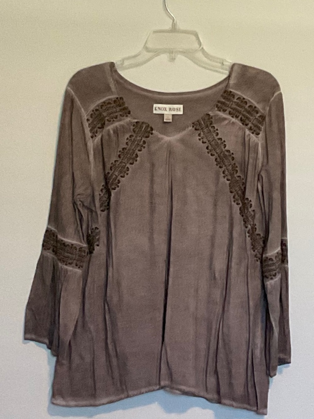 Knox Rose Gray Embroidered Peasant Blouse